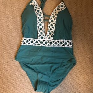 Cupshe one piece suit NWT